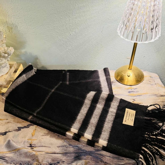 Burberry Check Cashmere Scarf - Picture 1 of 2